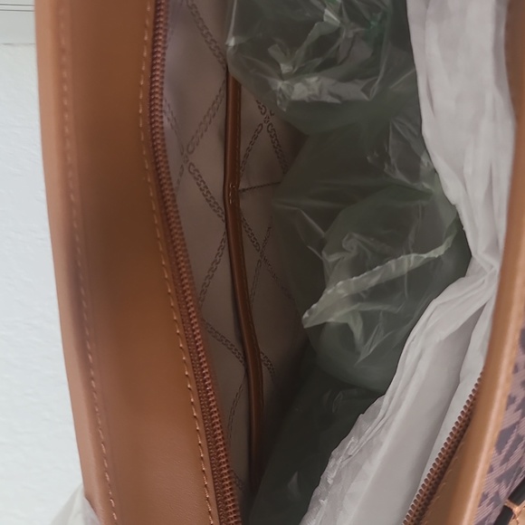 Michael Kors EvaTote NWT BRN/ACORN - Picture 9 of 11